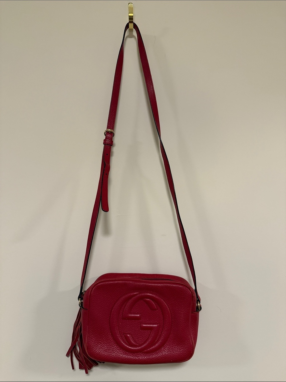 Gucci Red Pebbled Leather Crossbody with Tassel - Picture 2 of 9